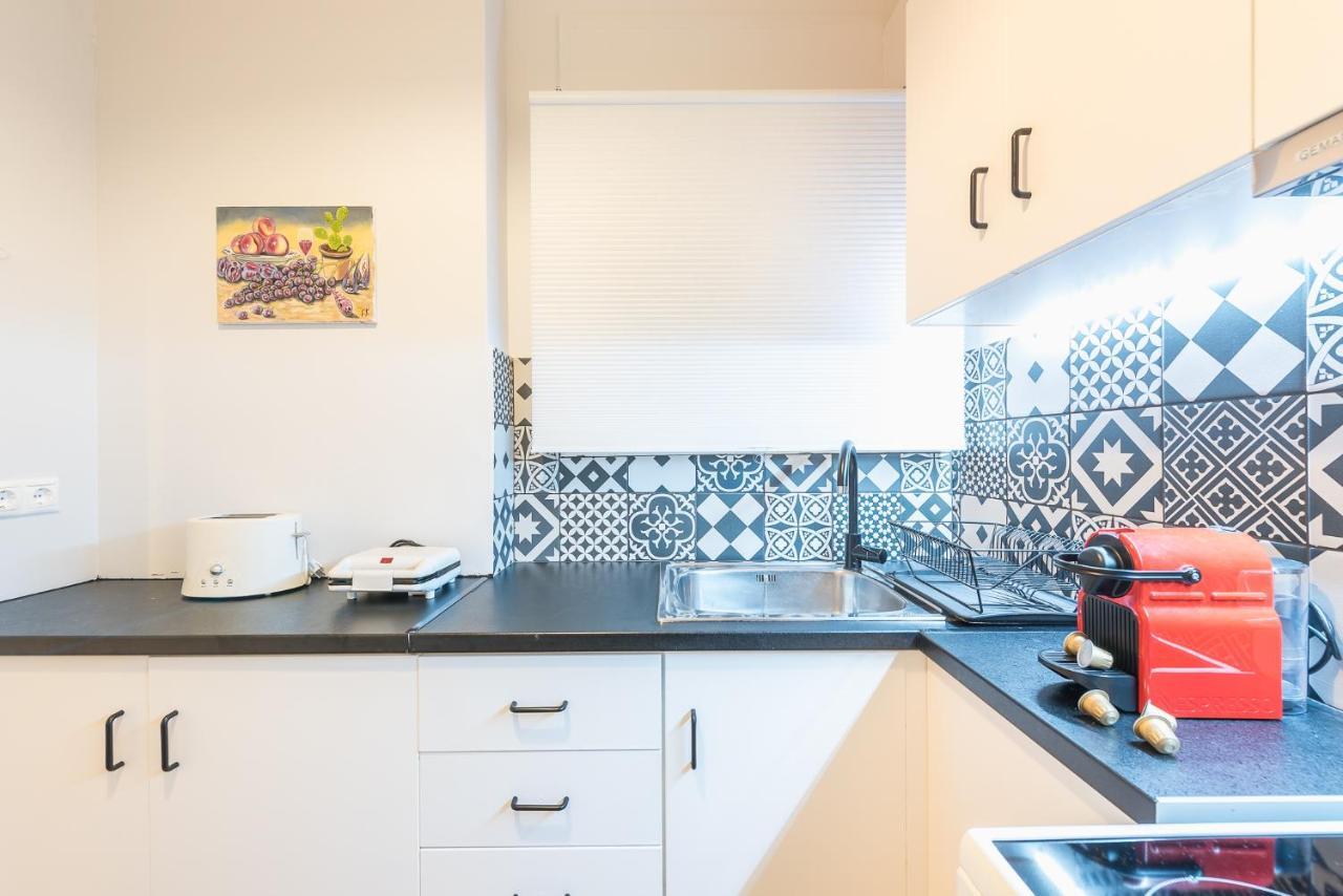 אתונה Gorgeous & Modern At Ampelokipi Metro Station By Greece Apartments מראה חיצוני תמונה